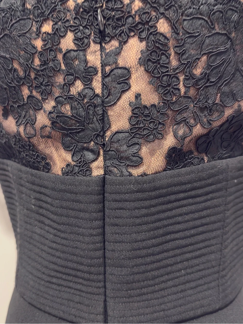 Oscar de la Renta Black Label Lace Cocktail Dress | Size 8 - Picture 4 of 10